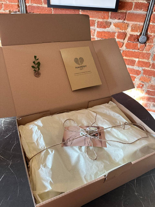 Handsy DIY 2w1 Cocoon Deluxe DIY – 🕯️🍫 zrób dużą świecę sojową i belgijską czekoladę z dodatkami | Najlepszy prezent dla par lub dbania o siebie |